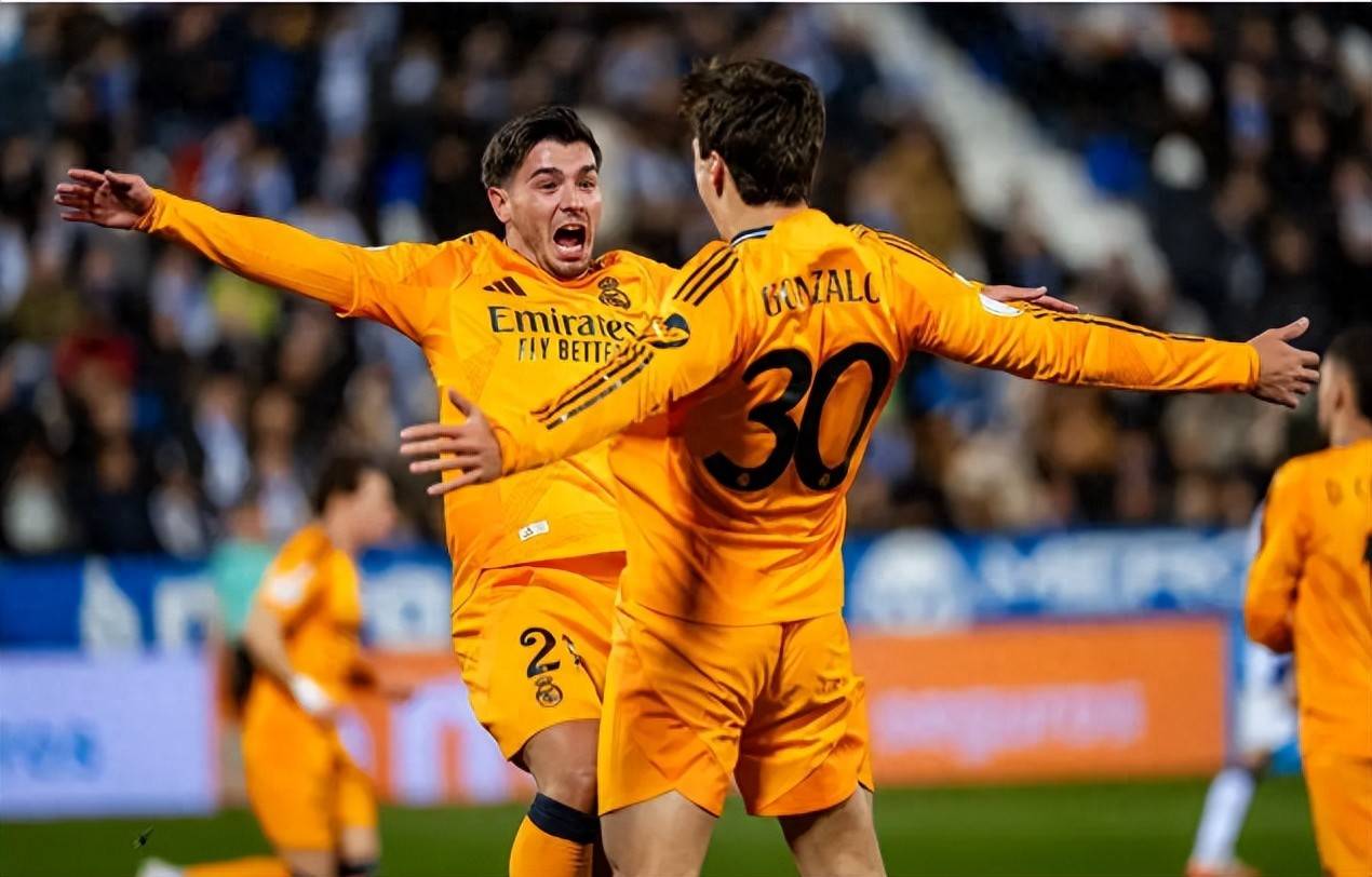 加时末段国王杯焦点战；法兰克福伤情更新；更衣室稳定；团队化学反应显著