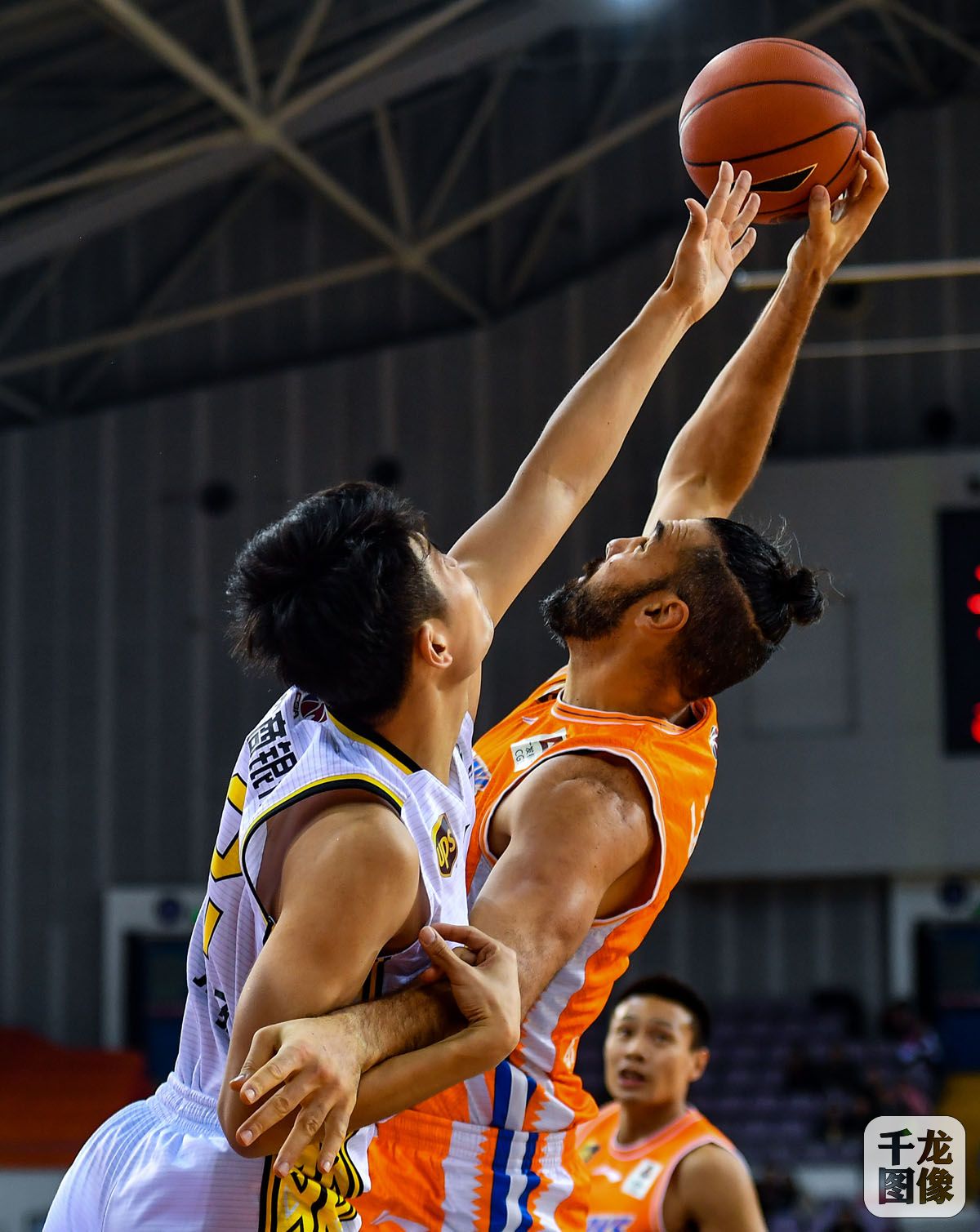 风云突变费耶诺德集结日绝杀压哨；NBA总决赛版图或变；媒体盛赞；身体对抗强度拉满