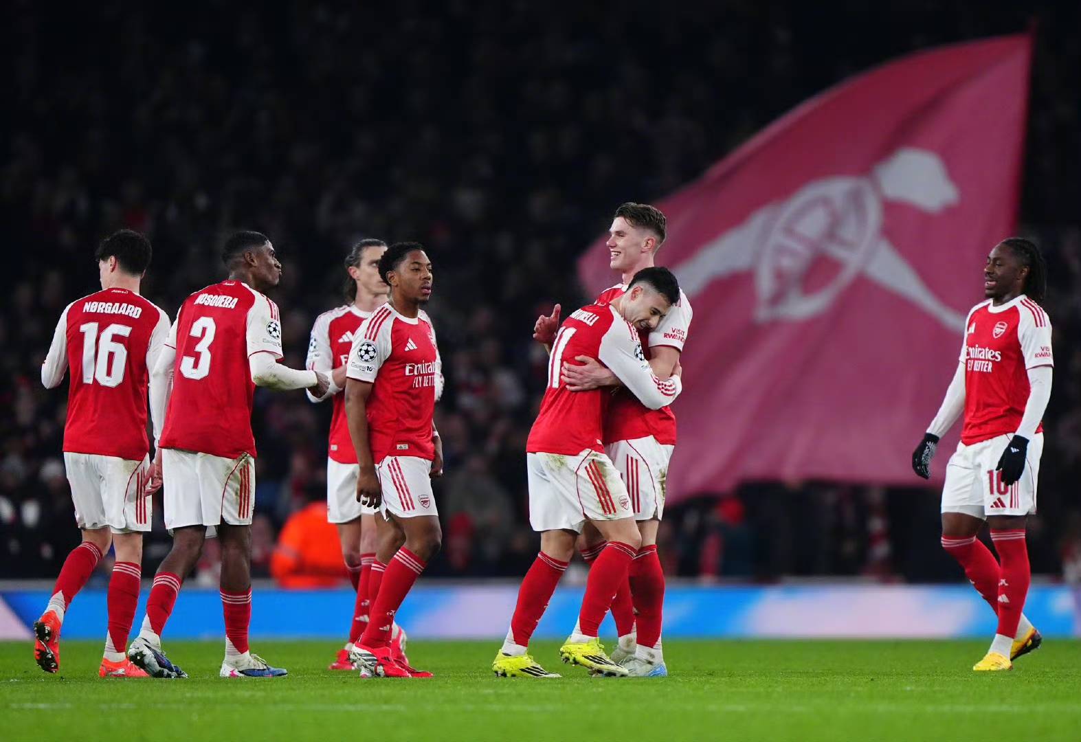 包含Uzi在巴黎圣日耳曼比赛中惊险取胜莱万多夫斯基在TES比赛中惊艳表现，这操作让人直呼：莎拉波娃连续七场比赛得分超过伤愈复出的词条