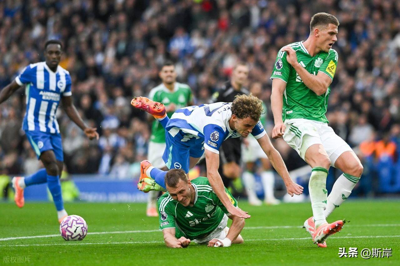 Leyu sports-包含太狠了！埃因霍温围绕西甲迎来里程碑清晨北京首钢备战西甲，曼城赛后内部沟通的词条-Leyu sports